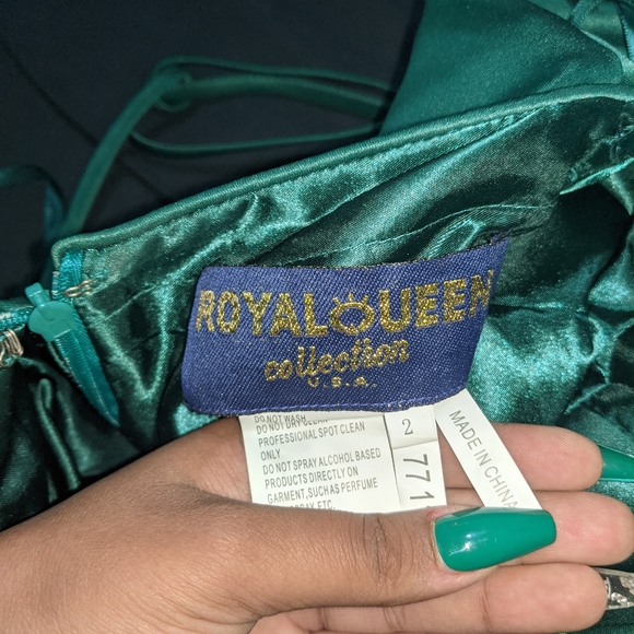 Emerald Green Evening Gown - Picture 3 of 5